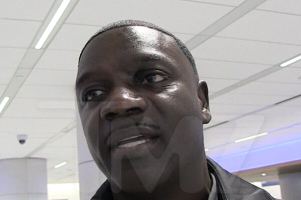 Akon Praying for Diddy, Says Truths Will Be Exposed in Music Biz This Year